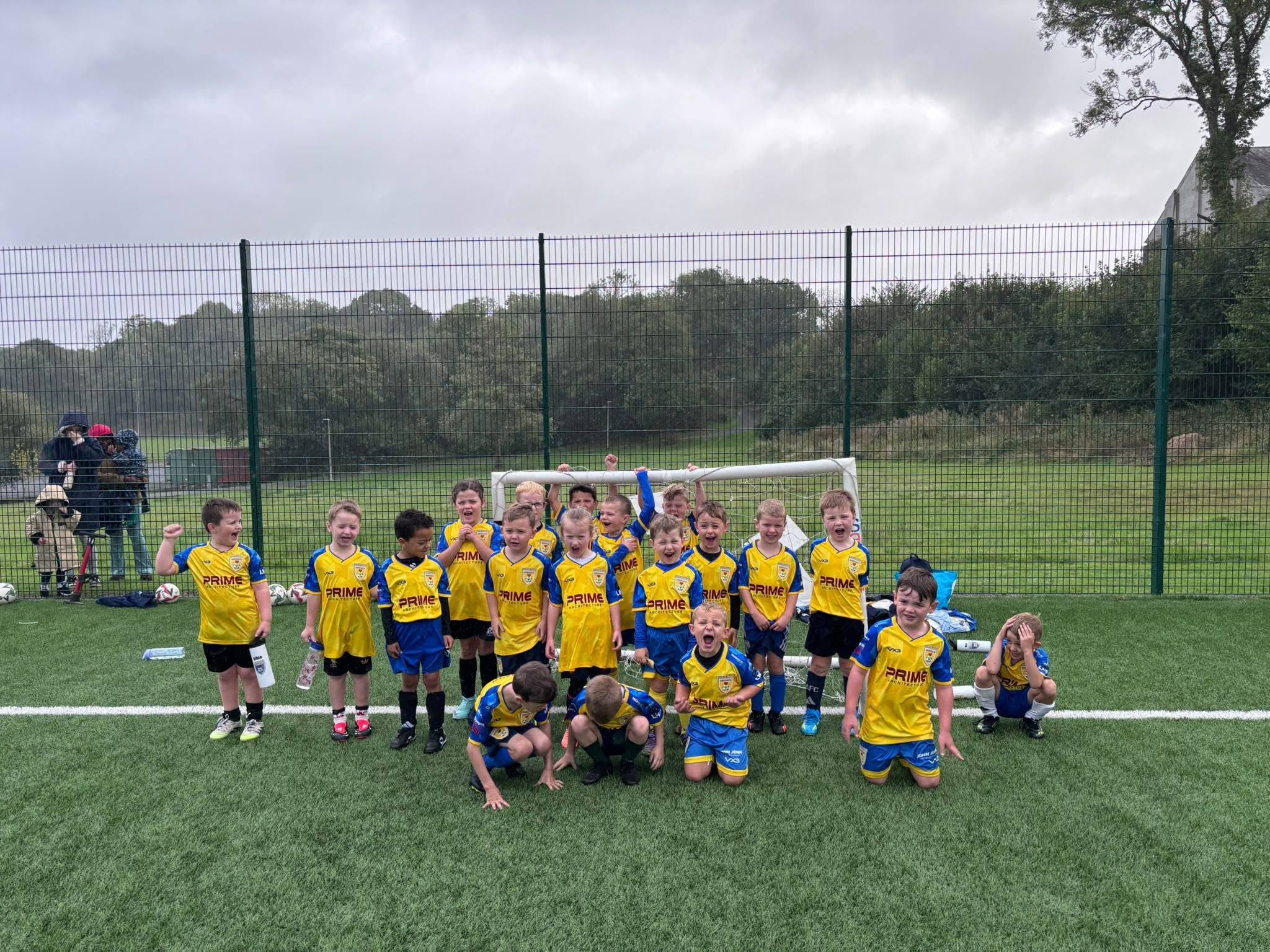 Drefach FC Minis team gathered on the pitch