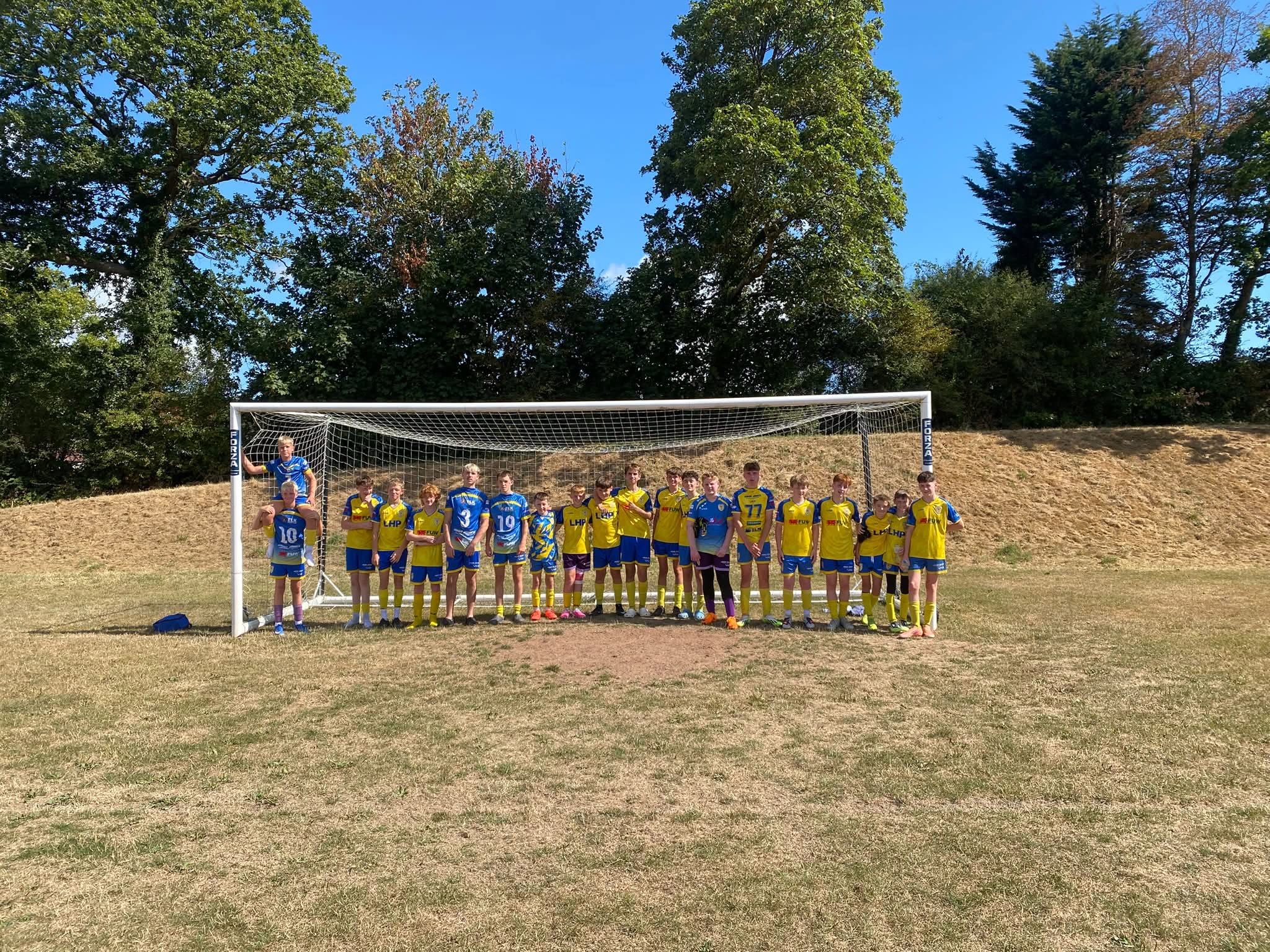 Drefach Under 15 players lined up in front of the goal